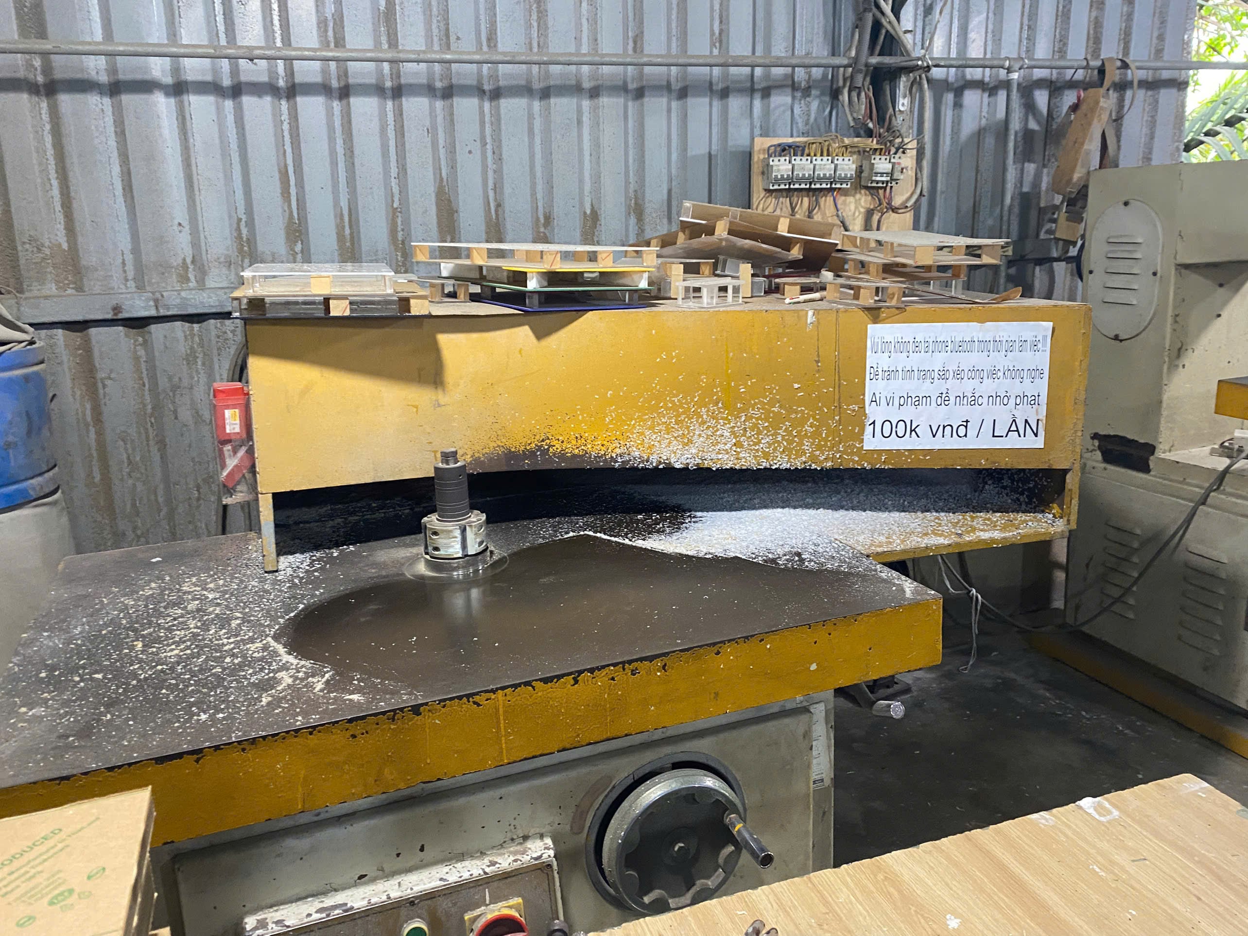 Grinding machine 2